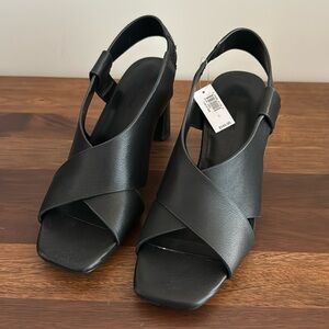 NWT Black Leather BR Crossover Heel Sandal
